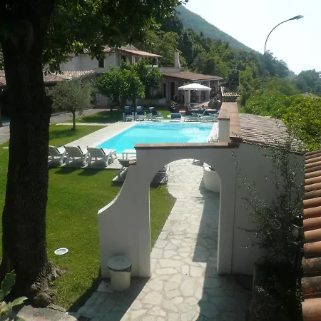 Villa Sleeps 10 Pool Wifi *