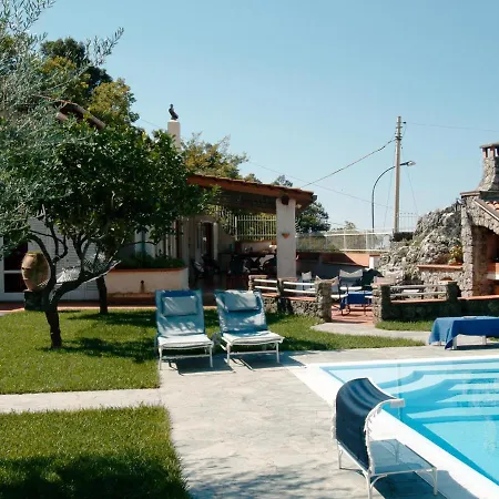 Villa Sleeps 10 Pool Wifi *